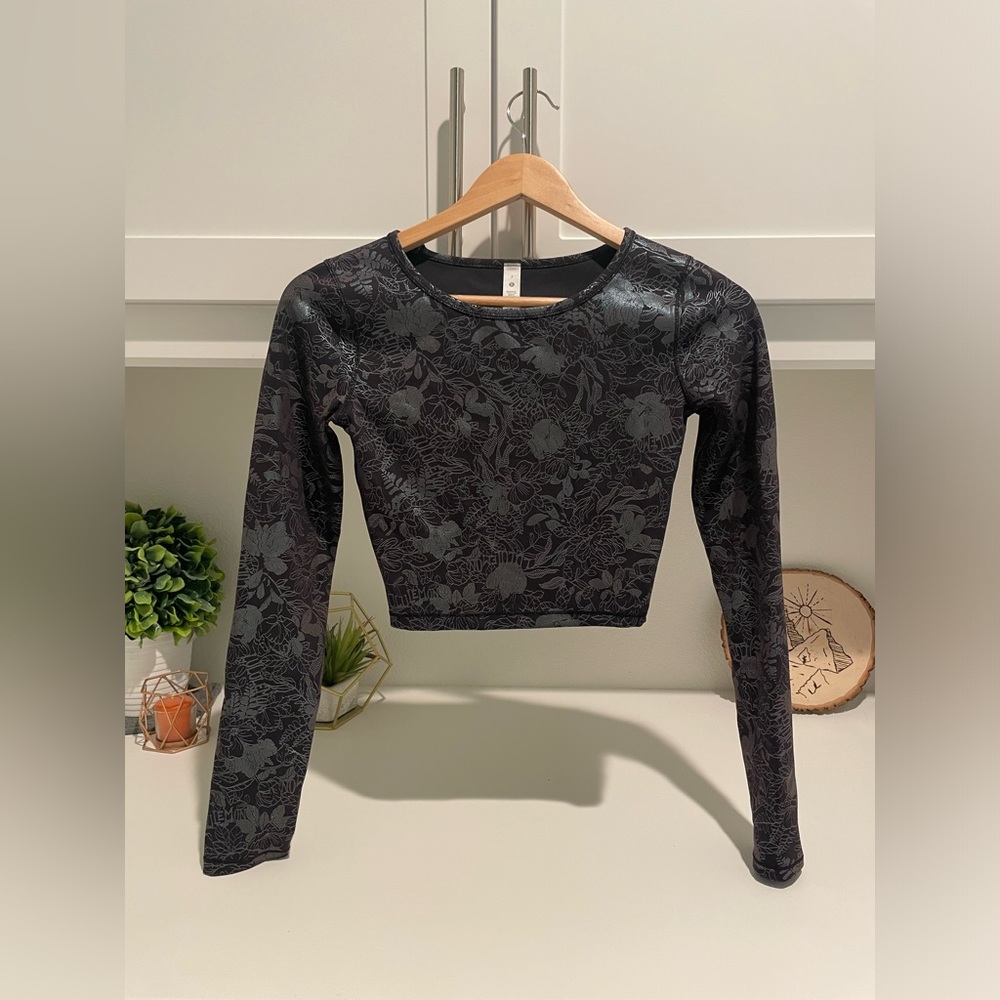 Rare Lululemon Wunder Train Cropped Long Sleeved Foil Top